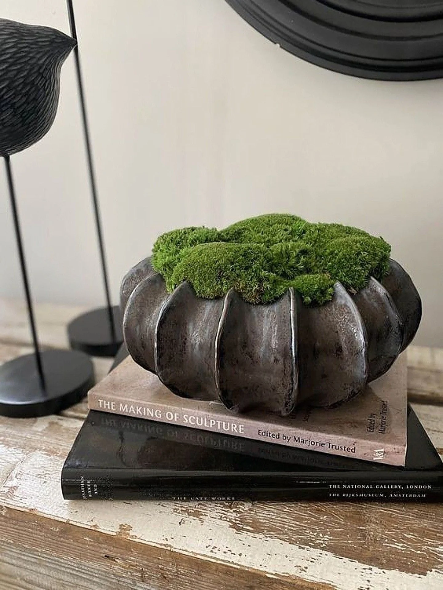 Retro Chinese Style Handmade Ceramic Bowl Gold Plated Decorative Tabletop Fake Moss for Sales Office Model Room Tea Table
Retro Chinese Style Handmade Ceramic Bowl Gold Plated Decorative Tabletop Fake Moss for Sales Office Model Room Tea Table