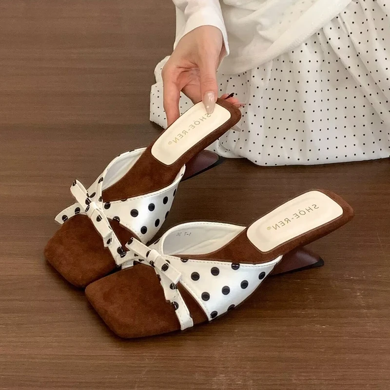 High Heels Women Bow Sandals Trend Slippers Summer Shoes Woman 2026 Elegant Beach Pumps Casual Dress Shoes Mujer De Flip Flops
High Heels Women Bow Sandals Trend Slippers Summer Shoes Woman 2026 Elegant Beach Pumps Casual Dress Shoes Mujer De Flip Flops