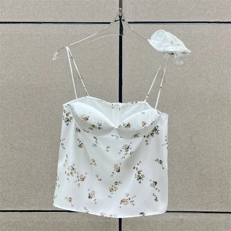 Women's vest New 3D floral decoration sleeveless top for autumn 2025 Sexy backless Women's corset Satin slim tank top T-shirt
Women's vest New 3D floral decoration sleeveless top for autumn 2025 Sexy backless Women's corset Satin slim tank top T-shirt