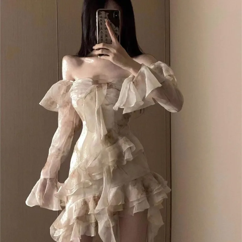 Pure Style Ruffled Long-Sleeved Dress for Women Sweet Grace Hot Girl Irregular Long
Pure Style Ruffled Long-Sleeved Dress for Women Sweet Grace Hot Girl Irregular Long