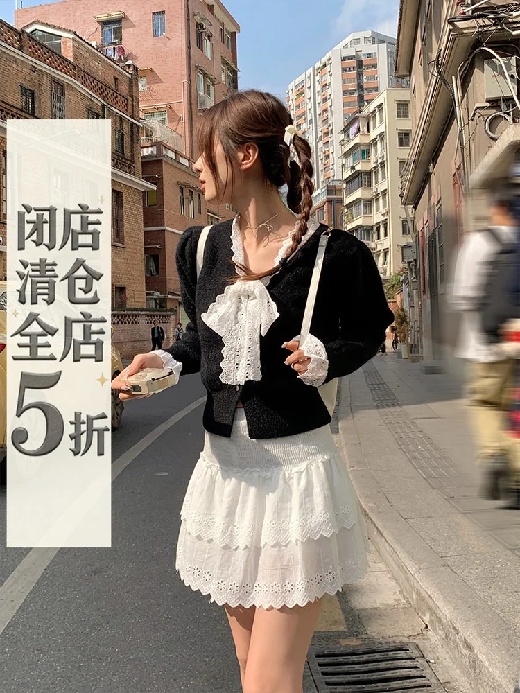 Black Lace Splice Women's Sweater Bubble Yang V-neck Long Sleeve Knitted Warm Fleeing Commute Style Regular Fit Autumn Wear
Black Lace Splice Women's Sweater Bubble Yang V-neck Long Sleeve Knitted Warm Fleeing Commute Style Regular Fit Autumn Wear