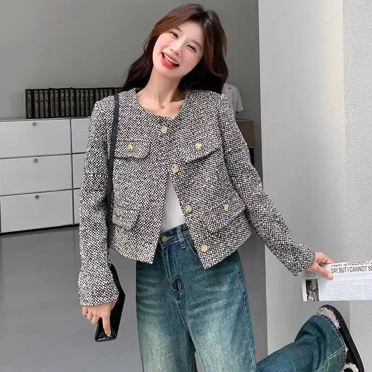 Tweed Jacket In White Womens Spring Embossed Silhouette Regular Buttoned Round-Neck Wearable Comfortable Feminine Professional
Tweed Jacket In White Womens Spring Embossed Silhouette Regular Buttoned Round-Neck Wearable Comfortable Feminine Professional