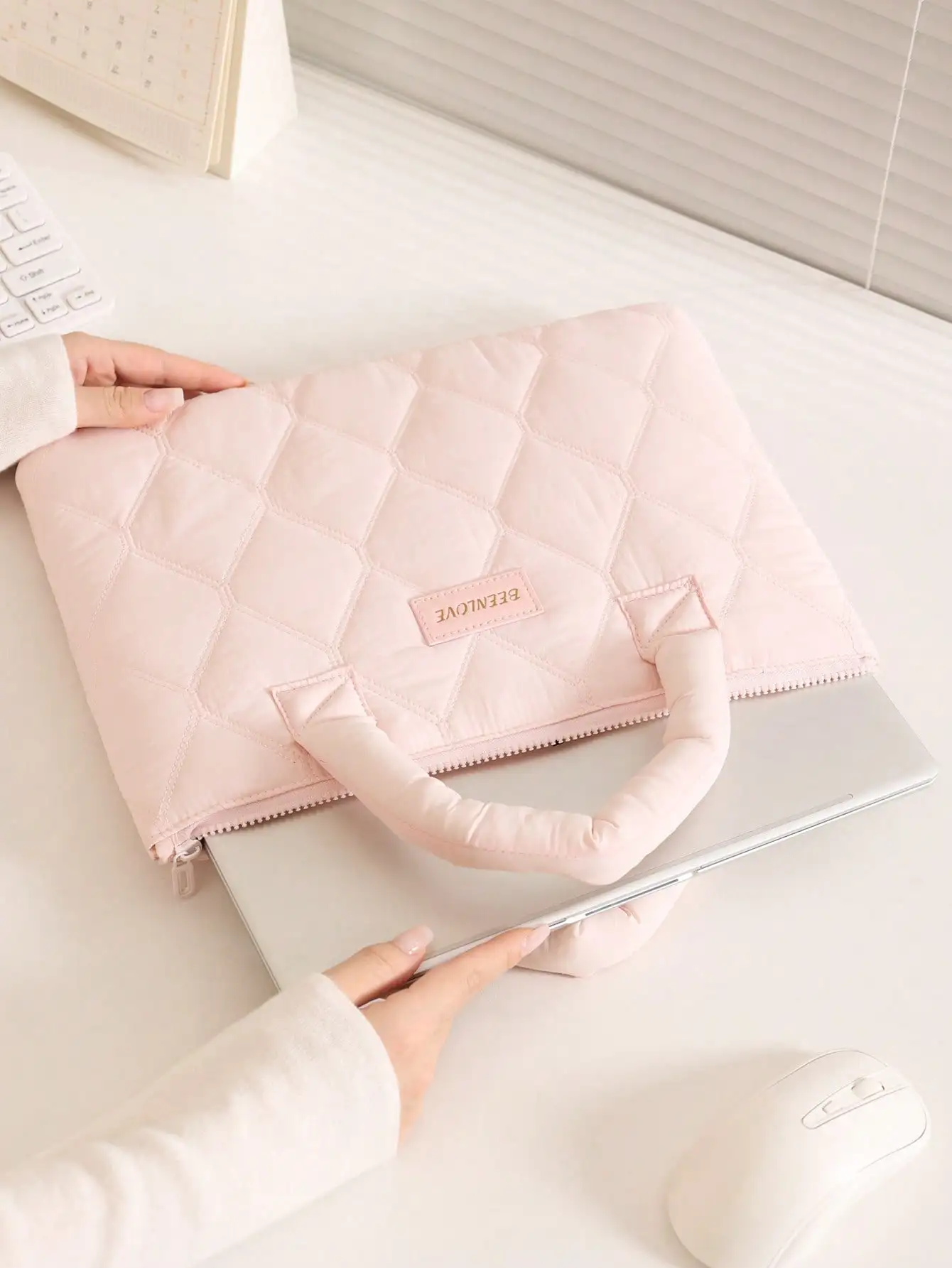 Solid Color Minimalist Laptop Sleeve, Tablet/ Protective Case, Handheld Storage Bag, Waterproof Shockproof, Multifunctional Portable, With Zipper, Laptop Accessories Organizer, Back To School Supplies Bag, Work/Study Laptop Carrying Bag
Solid Color Minimalist Laptop Sleeve, Tablet/ Protective Case, Handheld Storage Bag, Waterproof Shockproof, Multifunctional Portable, With Zipper, Laptop Accessories Organizer, Back To School Supplies Bag, Work/Study Laptop Carrying Bag