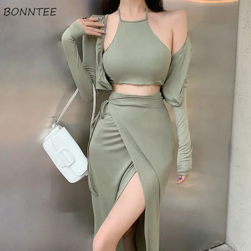 Женские комплекты из трех предметов, однотонный кардиган с лямкой на шее, майка, асимметричная юбка с боковым разрезом, модная пляжная элегантная повседневная классическая юбка в корейском стиле
Женские комплекты из трех предметов, однотонный кардиган с лямкой на шее, майка, асимметричная юбка с боковым разрезом, модная пляжная элегантная повседневная классическая юбка в корейском стиле