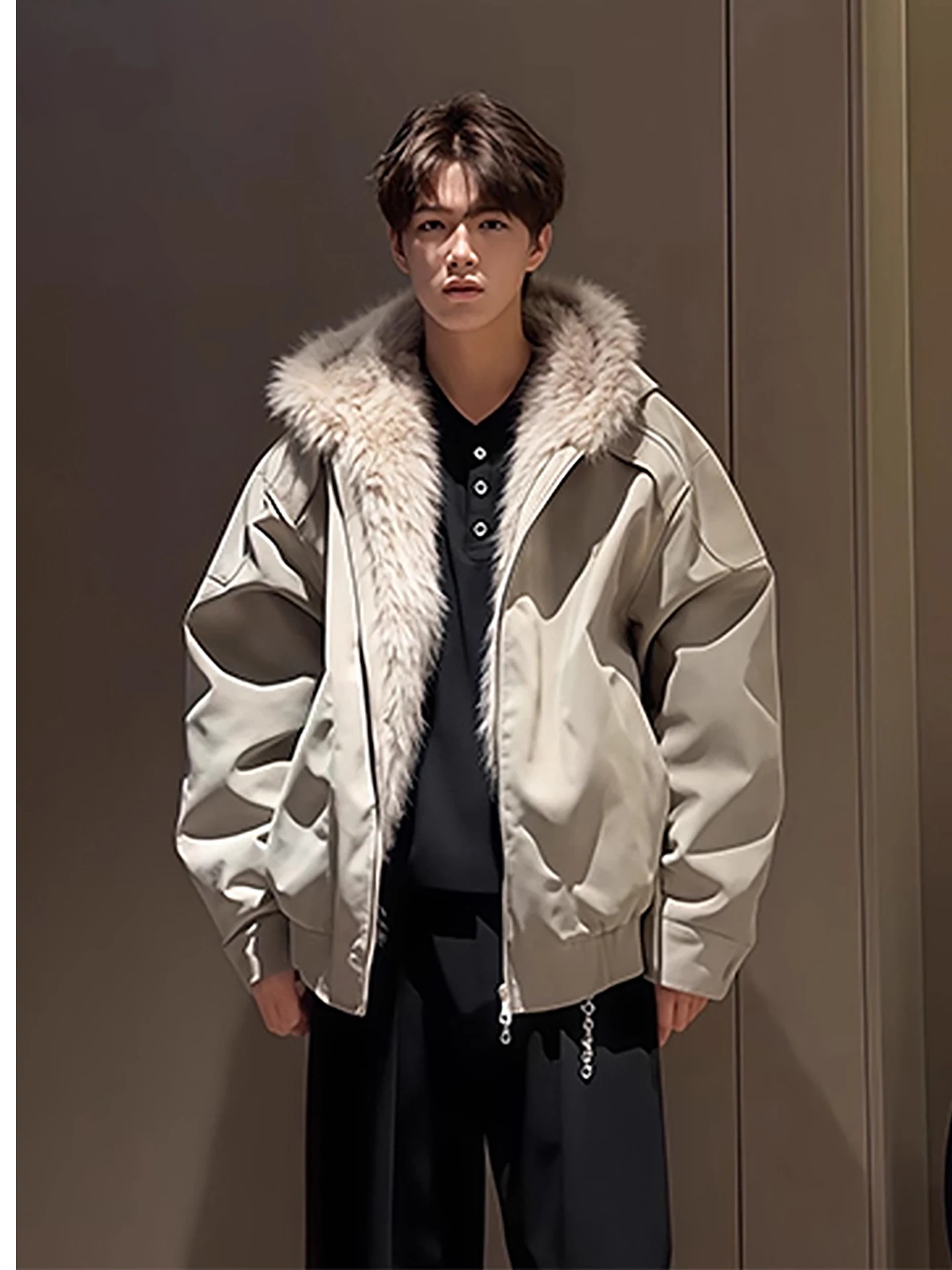 Мужская зимняя куртка из утолщенного кроличьего меха в американском стиле, с капюшоном, стеганая, из полиэстера, для активного отдыха и повседневной носки
Мужская зимняя куртка из утолщенного кроличьего меха в американском стиле, с капюшоном, стеганая, из полиэстера, для активного отдыха и повседневной носки