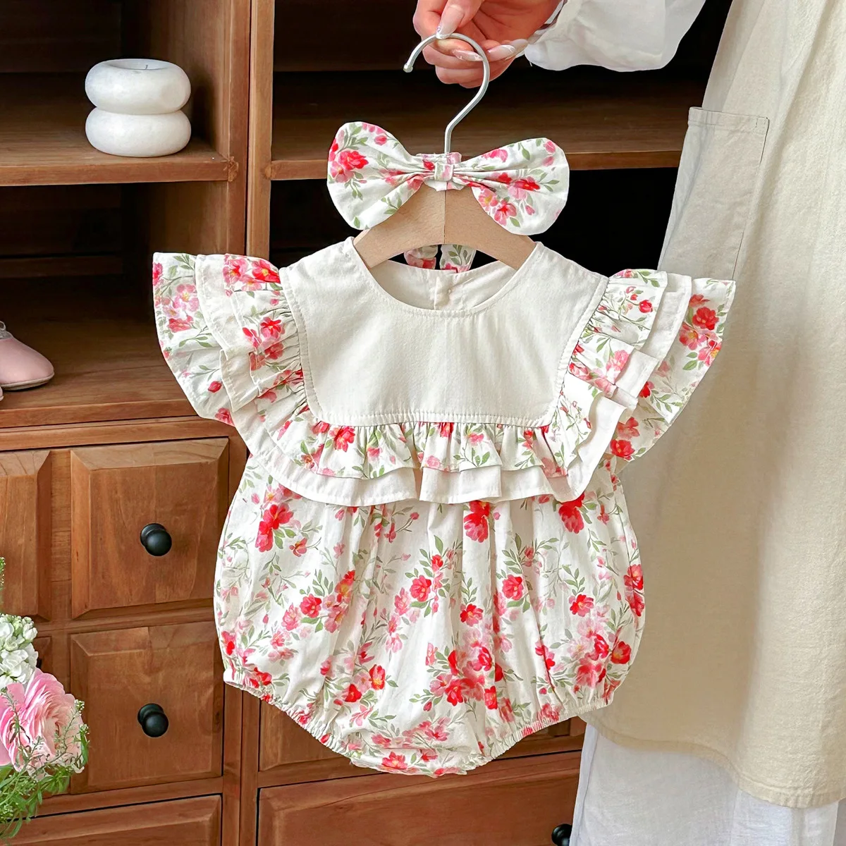 ZOETOPKID 2026 New Summer Rompers 0-24M Baby Girl Bodysuit Flying Sleeve Cotton Printed Infant Baby Romper Kids Jumpsuit
ZOETOPKID 2026 New Summer Rompers 0-24M Baby Girl Bodysuit Flying Sleeve Cotton Printed Infant Baby Romper Kids Jumpsuit