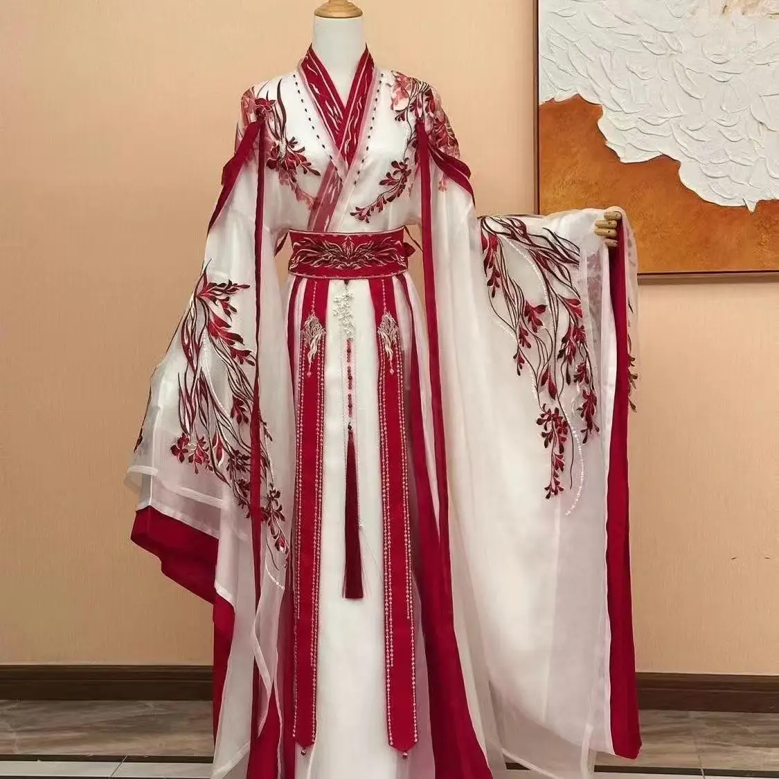 Red Heavy Industry Embroidered Hanfu Men Women Traditional Chinese Weijin Style Dress Vintage Woven Beading Large Sleeves Robe
Red Heavy Industry Embroidered Hanfu Men Women Traditional Chinese Weijin Style Dress Vintage Woven Beading Large Sleeves Robe