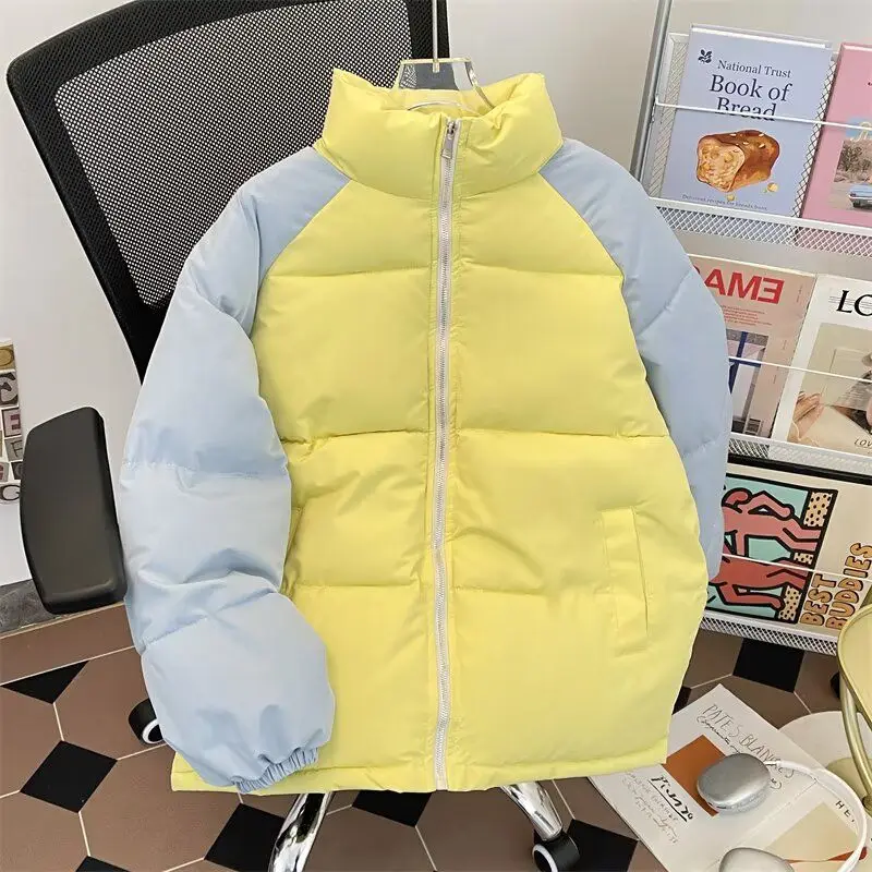 Новая мужская зимняя куртка 2024 года из утепленного хлопка, теплая, повседневная, модная, из полиэфирного волокна, с длинными рукавами и молнией.
Новая мужская зимняя куртка 2024 года из утепленного хлопка, теплая, повседневная, модная, из полиэфирного волокна, с длинными рукавами и молнией.