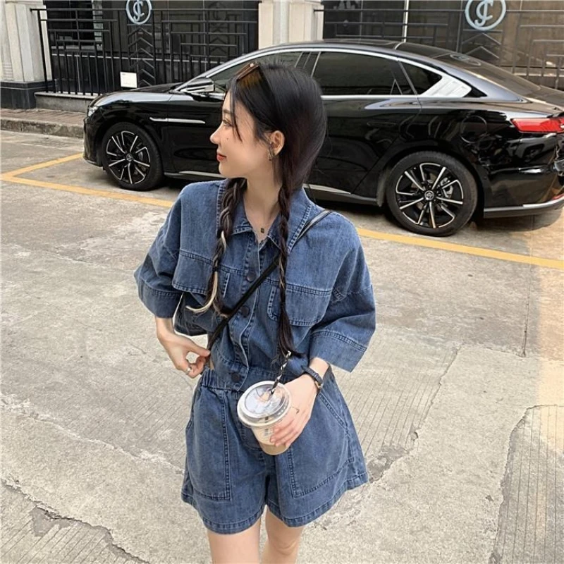 Women's Spring Summer 2026 New Denim Two Piece Set Loose Wide Leg Shorts Short Sleeve Shirt Top Streetwear
Women's Spring Summer 2026 New Denim Two Piece Set Loose Wide Leg Shorts Short Sleeve Shirt Top Streetwear