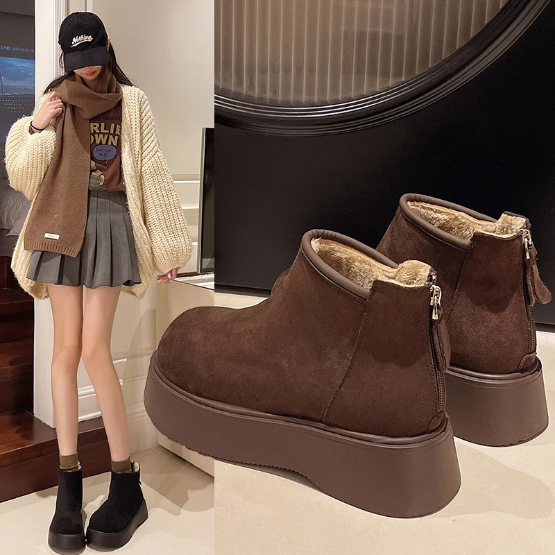 Winter New Thick Snow Boots Women's Round Head Suede Rivet Back Zipper Anti-slip Wear-resistant Short Boots
Winter New Thick Snow Boots Women's Round Head Suede Rivet Back Zipper Anti-slip Wear-resistant Short Boots