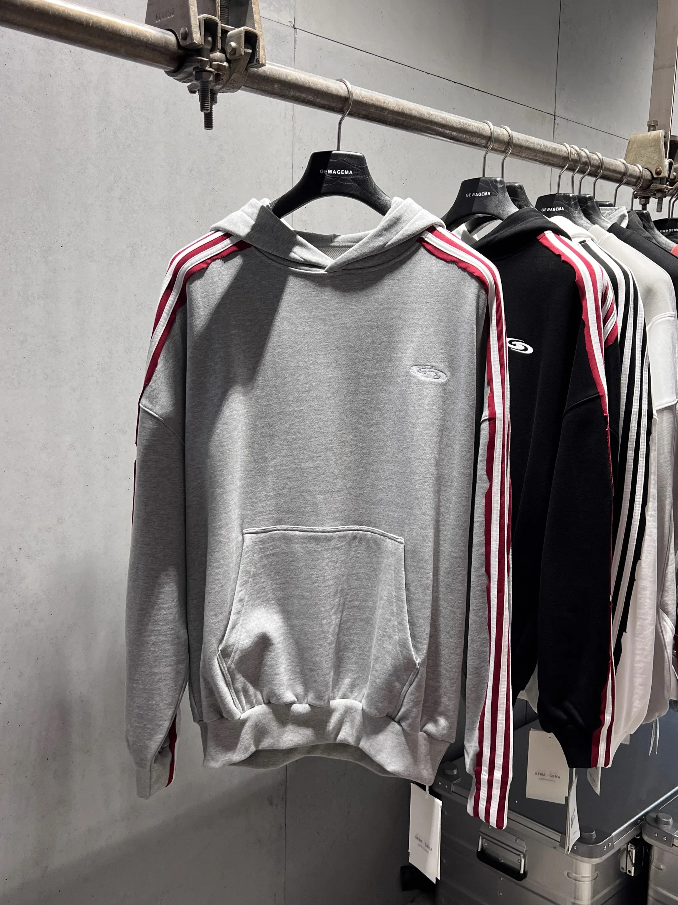 American Sle Heavyweight GEWAGEMA Hoodie 2025 Winter New Loose Fit ex Sweatirt Casual Comfortable Cotton Long Sve
American Sle Heavyweight GEWAGEMA Hoodie 2025 Winter New Loose Fit ex Sweatirt Casual Comfortable Cotton Long Sve