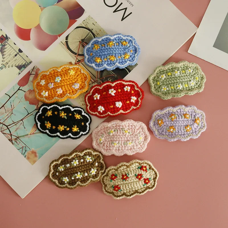 Exquisite Handmade Embroidered Flower Hair Clip Fashion Pink Hair Accessories for Women Gift
Exquisite Handmade Embroidered Flower Hair Clip Fashion Pink Hair Accessories for Women Gift