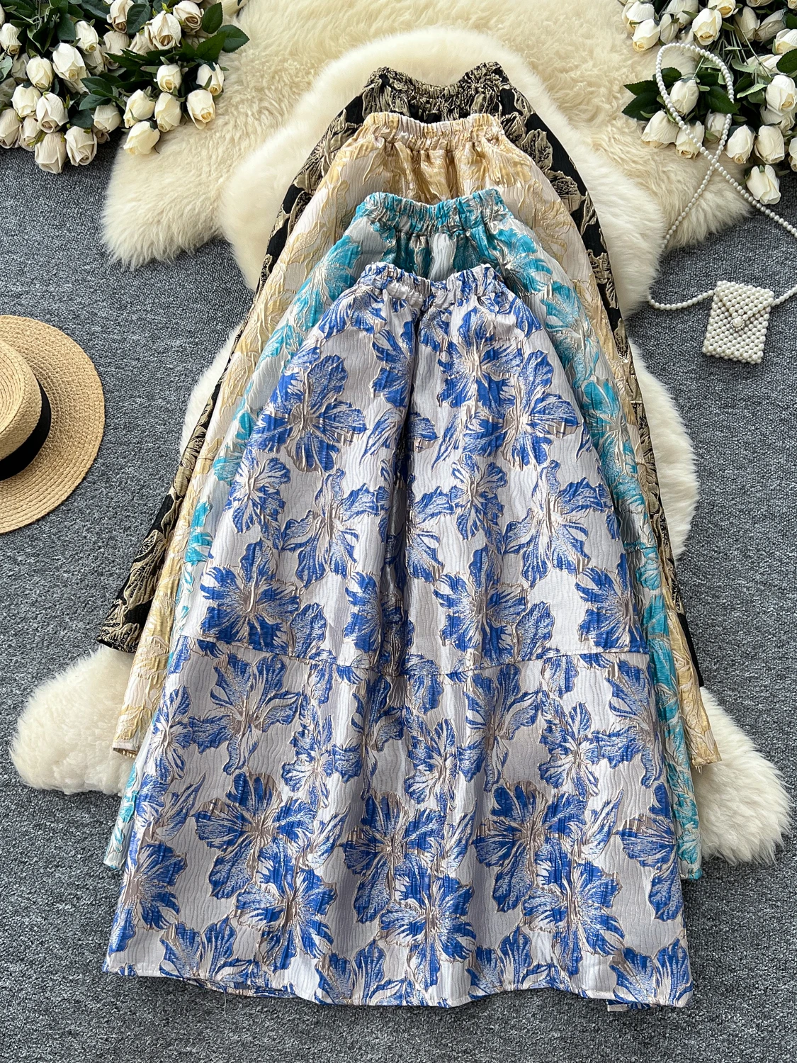 French Retro Y2K Jacquard Gilded Design Court-style Puffy Dress For Women Summer Chic Luxury Slim-fit Elastic Waist A-line Skirt
French Retro Y2K Jacquard Gilded Design Court-style Puffy Dress For Women Summer Chic Luxury Slim-fit Elastic Waist A-line Skirt