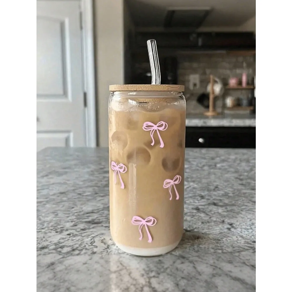 1pc 16oz Transparent Coffee Cup, Bow Design, With Bamboo Lid & Straw, Large Capacity Outdoor Travel Beverage/Juice Cup, Suitable For Summer & Winter, Birthday/Holiday Party Gift, Christmas Gift Glass Water Bottle
1pc 16oz Transparent Coffee Cup, Bow Design, With Bamboo Lid & Straw, Large Capacity Outdoor Travel Beverage/Juice Cup, Suitable For Summer & Winter, Birthday/Holiday Party Gift, Christmas Gift Glass Water Bottle