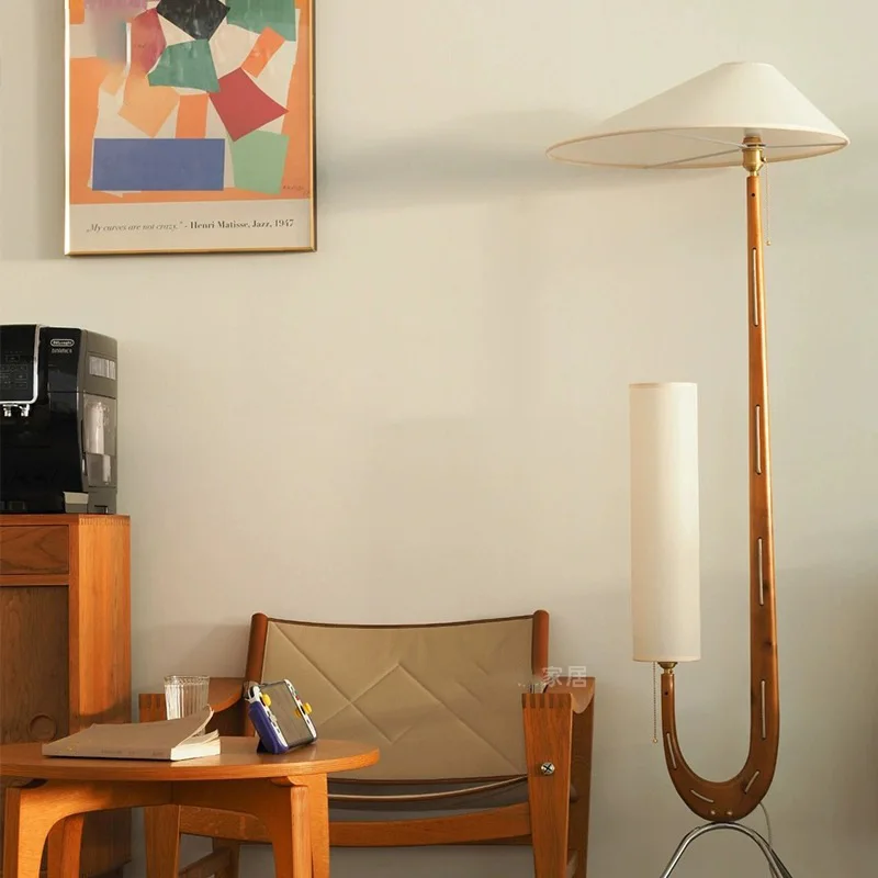 Medieval floor lamp retro modern giraffe double head ambient solid wood living room sofa vertical
Medieval floor lamp retro modern giraffe double head ambient solid wood living room sofa vertical
