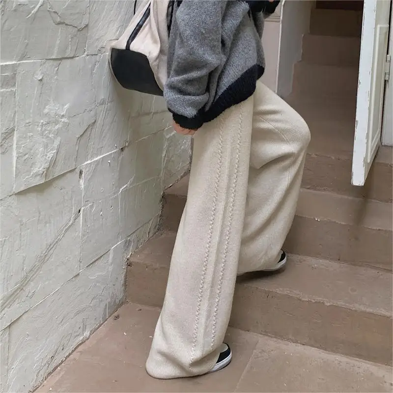 Autumn Apricot Elastic Waist Pants Women Winter Wide-leg Pants Solid Color Long Knitted Winter Korean Style Y2k Casual Pants
Autumn Apricot Elastic Waist Pants Women Winter Wide-leg Pants Solid Color Long Knitted Winter Korean Style Y2k Casual Pants