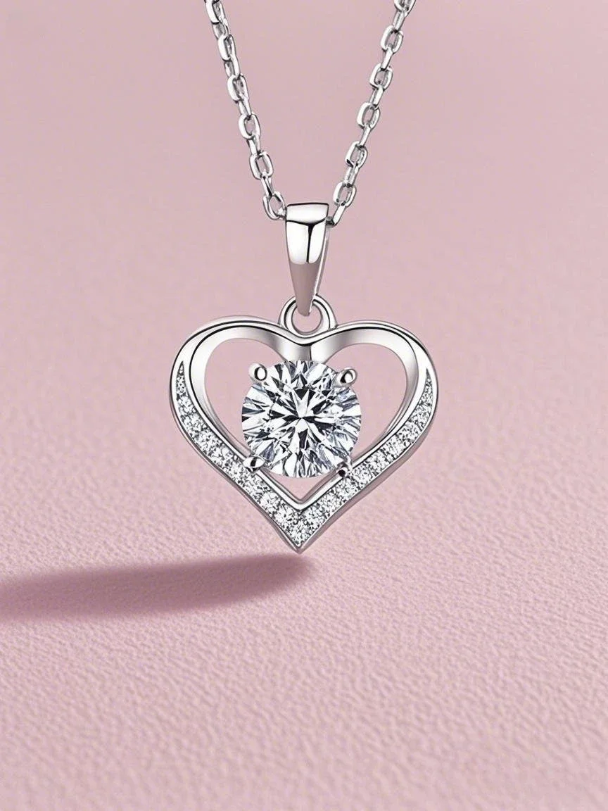 Fashion Moissanite Sterling 925 Silver Certified Romantic Heart-shaped Pendant Necklace
Fashion Moissanite Sterling 925 Silver Certified Romantic Heart-shaped Pendant Necklace