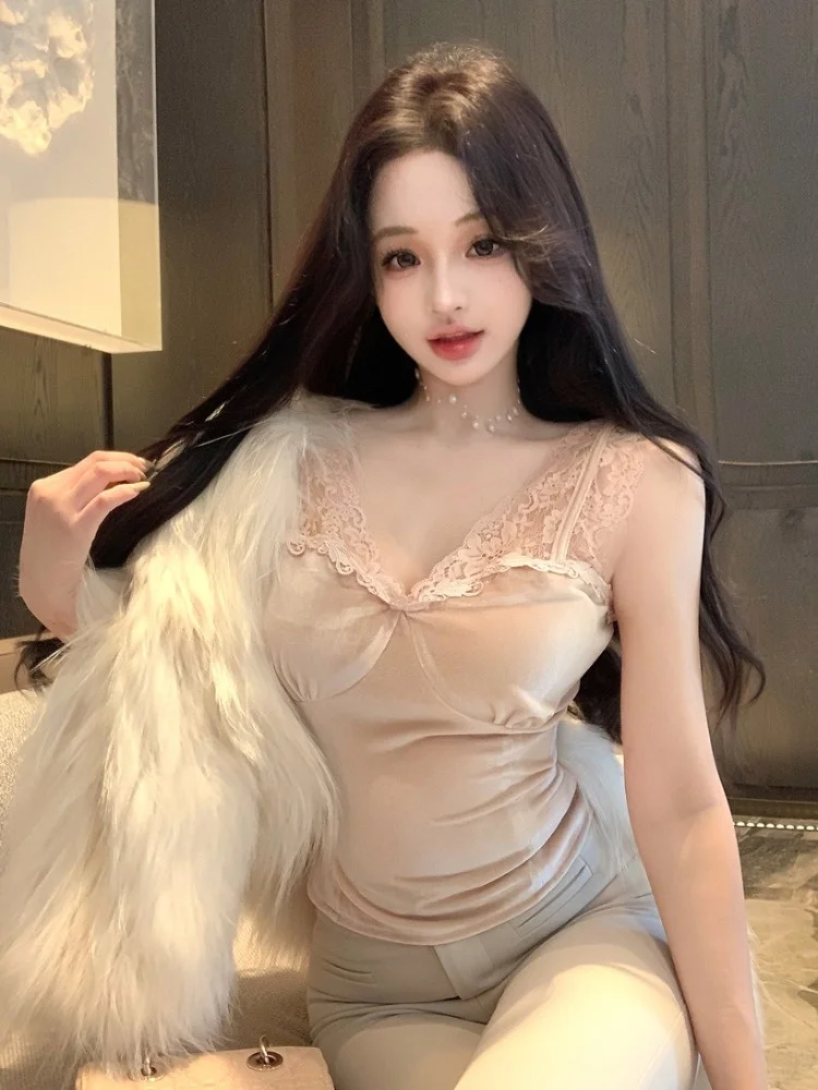 Velvet Strapless Lace Crop Top Women's Autumn Winter Sexy V-Neck Fishbone Base Shirt Inner Wear Slim Fit Commute Style Pure C...
Velvet Strapless Lace Crop Top Women's Autumn Winter Sexy V-Neck Fishbone Base Shirt Inner Wear Slim Fit Commute Style Pure C...