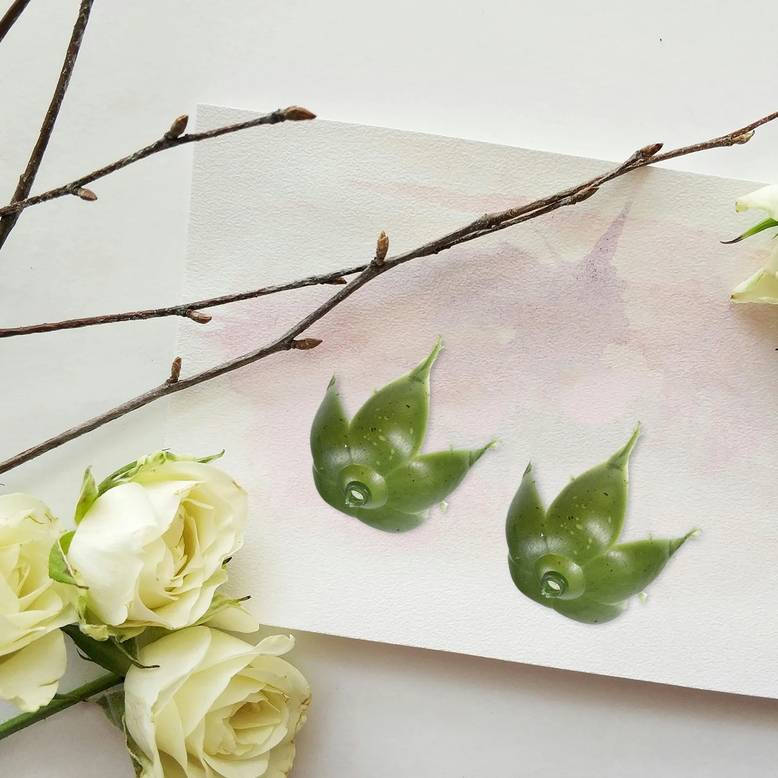 50Pcs DIY Rose Flower Calyxes Artificial Green Sepals for Floral Arrangements Wedding Party Craft Floral Bouquet Supplies
50Pcs DIY Rose Flower Calyxes Artificial Green Sepals for Floral Arrangements Wedding Party Craft Floral Bouquet Supplies