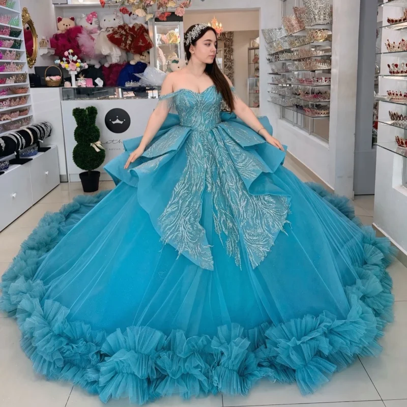 Peacock Blue Quinceanera Dresses Off the Shoulder Glitter Decal Lace Ruffles Long tail Bow Vestidoe 15 Quinceanera Customize
Peacock Blue Quinceanera Dresses Off the Shoulder Glitter Decal Lace Ruffles Long tail Bow Vestidoe 15 Quinceanera Customize
