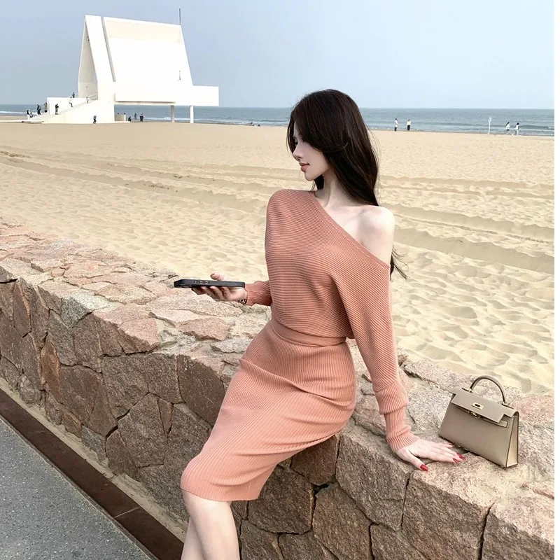 Soft Comfortable Knitted Rose Asymmetrical Shoulder Dress Women's Wrap around Skirt Elastic Fit Single Piece Autumn Fashion
Soft Comfortable Knitted Rose Asymmetrical Shoulder Dress Women's Wrap around Skirt Elastic Fit Single Piece Autumn Fashion