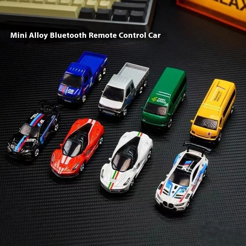 Новый мини-автомобиль с дистанционным управлением из сплава 1:64, Bluetooth-пульт дистанционного управления, двухрежимное управление, настольный карманный дрифт, игрушечный автомобиль
Новый мини-автомобиль с дистанционным управлением из сплава 1:64, Bluetooth-пульт дистанционного управления, двухрежимное управление, настольный карманный дрифт, игрушечный автомобиль