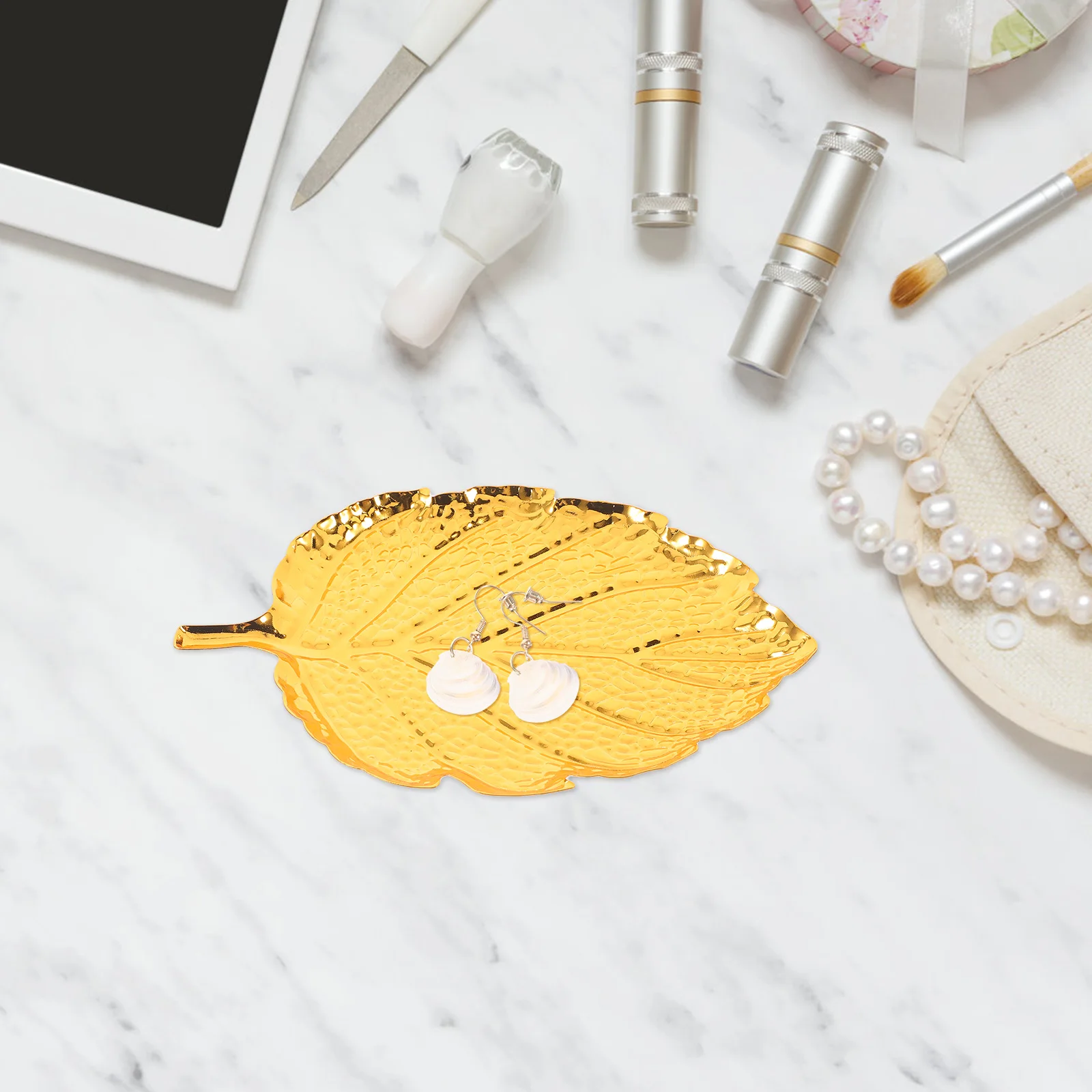 Delicate Leaf Design Jewelry Dish Necklace Display Dish Storage Plate Desktop Trinkets Holder Vanity Tray
Delicate Leaf Design Jewelry Dish Necklace Display Dish Storage Plate Desktop Trinkets Holder Vanity Tray