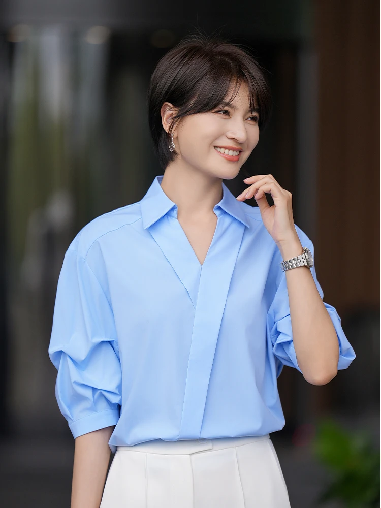 Женская повседневная футболка Qianfei Jiang, лето 2026, тонкая, стильная, универсальная, профессиональная, из полиэстера, с V-образным вырезом, с коротким рукавом
Женская повседневная футболка Qianfei Jiang, лето 2026, тонкая, стильная, универсальная, профессиональная, из полиэстера, с V-образным вырезом, с коротким рукавом