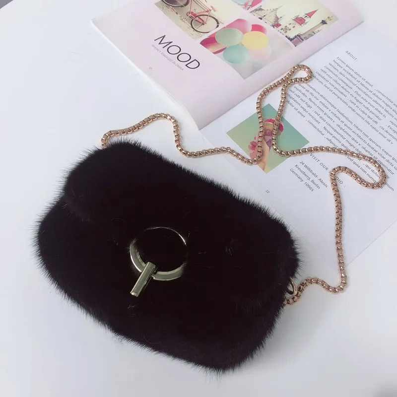 Europe And The United States Fashion New Mink Hair Real Fur Crossbody Bag Casual Simple Everything Trend Mini Plush Shoulder Bag
Europe And The United States Fashion New Mink Hair Real Fur Crossbody Bag Casual Simple Everything Trend Mini Plush Shoulder Bag