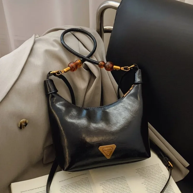 Elegant Women Bag With Flowing Tassel Embellishment Underarm Shoulder Bag For A Boho Chic Free-Spirited Vibe 
Elegant Women Bag With Flowing Tassel Embellishment Underarm Shoulder Bag For A Boho Chic Free-Spirited Vibe