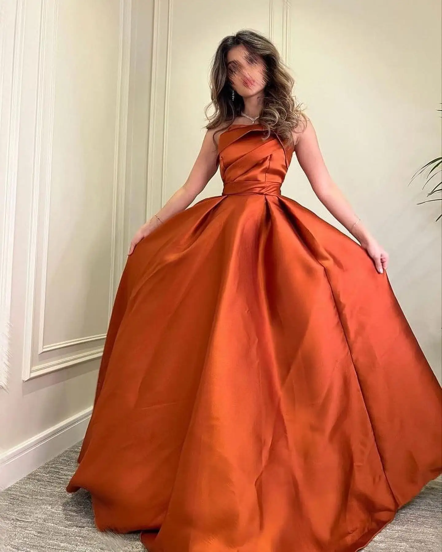 Customized Simple Red Satin Evening Dress Exquisite Strapless Sleeveless Prom Dresses Modern Sweep Train Special Occas
Customized Simple Red Satin Evening Dress Exquisite Strapless Sleeveless Prom Dresses Modern Sweep Train Special Occas