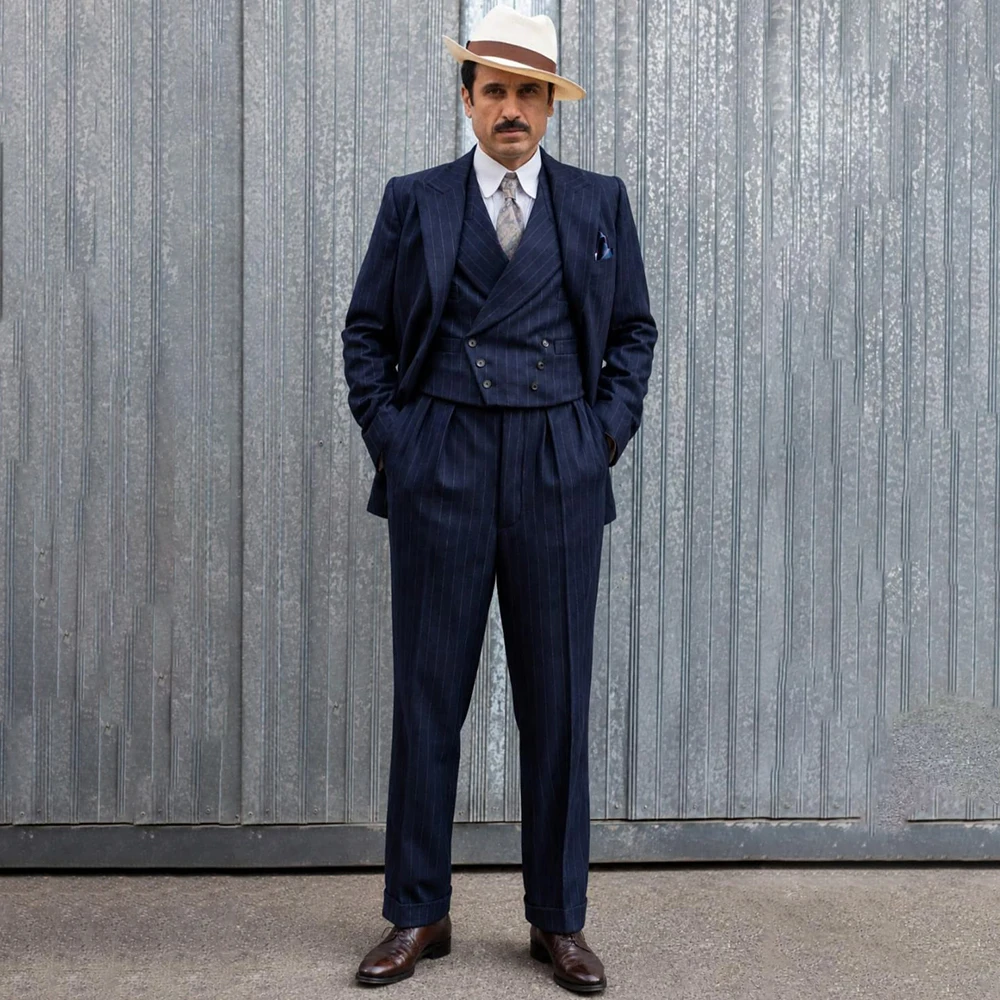 Dapper Men Navy Pinstripe 3 Pieces Suit Peak Lapel Jacket Vest Pants Set Custom Vintage Male Wedding Tuxedo Formal Evening Wear
Dapper Men Navy Pinstripe 3 Pieces Suit Peak Lapel Jacket Vest Pants Set Custom Vintage Male Wedding Tuxedo Formal Evening Wear