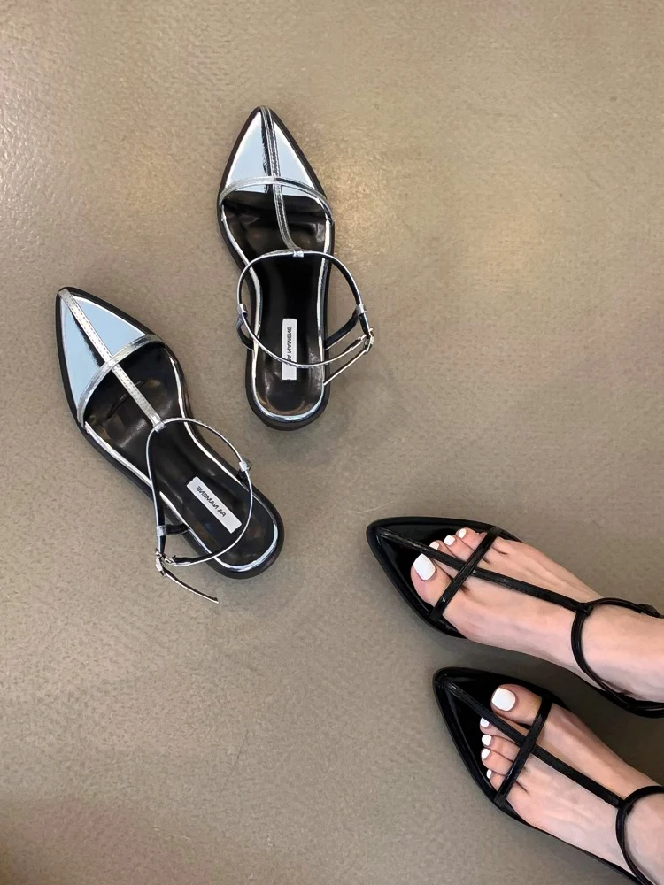 Сексуальные женские пляжные сандалии с острым носком и тонкими перекрестными ремешками, модель 2026 года, с открытым носком, без каблука
Сексуальные женские пляжные сандалии с острым носком и тонкими перекрестными ремешками, модель 2026 года, с открытым носком, без каблука