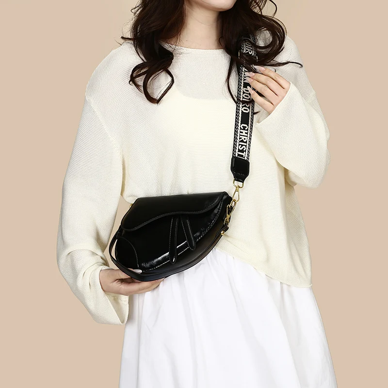 Trendy Vintage Crossbody Handbag Luxury Tote Bag For Fashion Women With Paris Designer Letter Logo
Trendy Vintage Crossbody Handbag Luxury Tote Bag For Fashion Women With Paris Designer Letter Logo