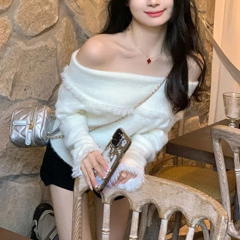 Autumn Winter New Fashion One Shoulder Long Sleeve Solid Sweaters Women's Clothing Loose All-match Knitting Vintage Trend Tops
Autumn Winter New Fashion One Shoulder Long Sleeve Solid Sweaters Women's Clothing Loose All-match Knitting Vintage Trend Tops