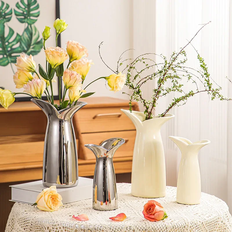 European High-grade Silver Ceramic Vase Ornaments Living Room Model Room Flower Arrangement Vase Living Room Table Ornaments
European High-grade Silver Ceramic Vase Ornaments Living Room Model Room Flower Arrangement Vase Living Room Table Ornaments