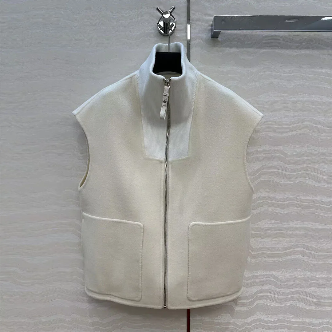 2025 New Autumn Double Sided Woolen Tank Coat Women Patchwork Turtleneck Sleeveless Zipper Pockets Casual Cute Vest Jacket
2025 New Autumn Double Sided Woolen Tank Coat Women Patchwork Turtleneck Sleeveless Zipper Pockets Casual Cute Vest Jacket