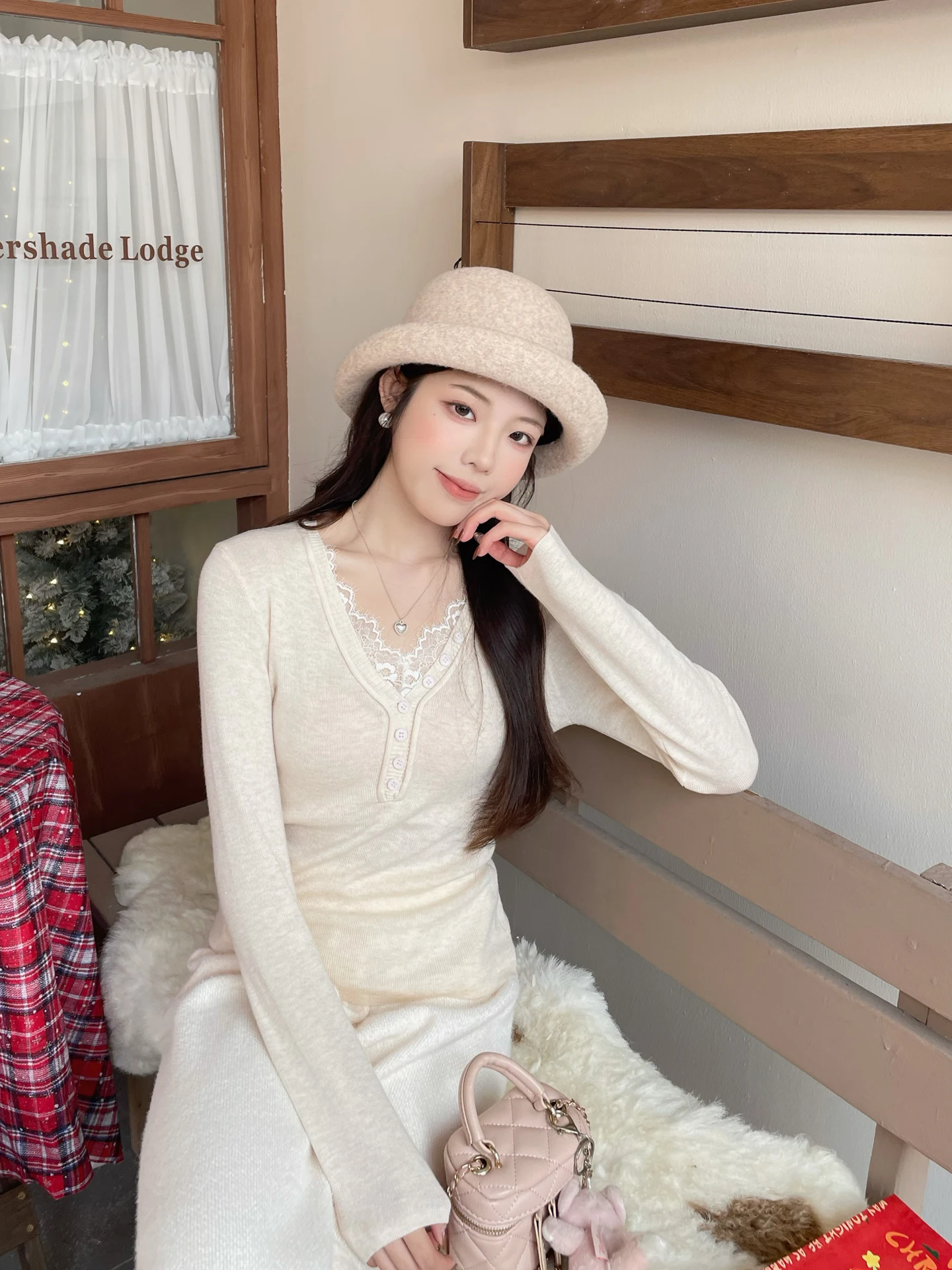 Женский трикотажный топ MobaI Gentle V-Ne с кружевным воротником, облегающий, мягкий, из полиэстера, нейлона и акрила, новинка осенне-зимнего сезона
Женский трикотажный топ MobaI Gentle V-Ne с кружевным воротником, облегающий, мягкий, из полиэстера, нейлона и акрила, новинка осенне-зимнего сезона