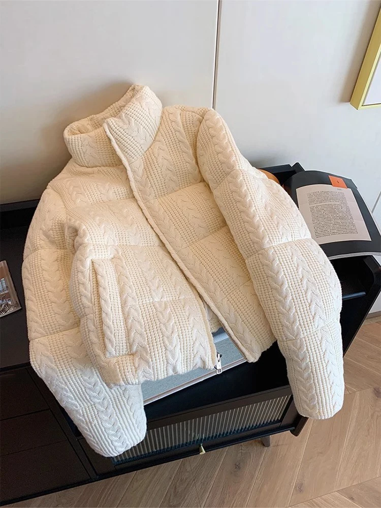 Женская легкая утепленная куртка Ele White с воротником-стойкой на молнии, осенне-зимняя, теплая, объемная, из хлопка, верхняя одежда
Женская легкая утепленная куртка Ele White с воротником-стойкой на молнии, осенне-зимняя, теплая, объемная, из хлопка, верхняя одежда