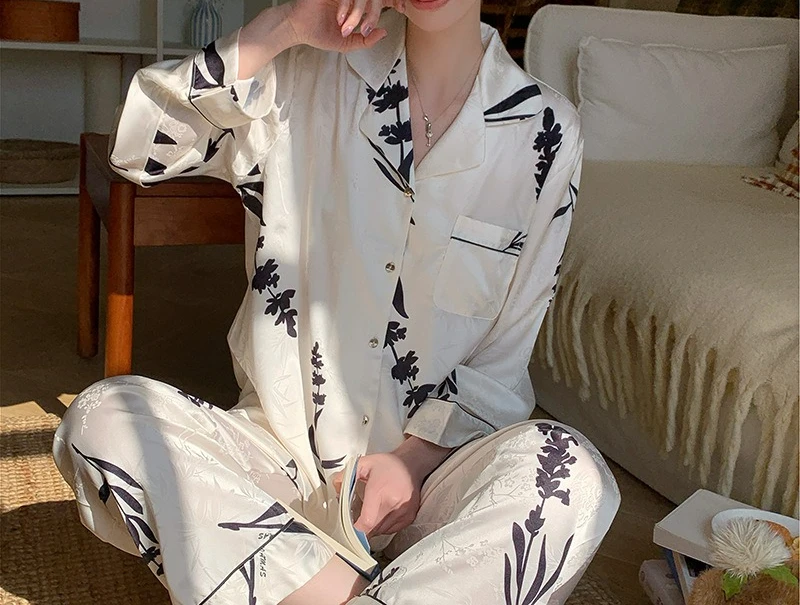 2026 New Pajamas Women's Spring National Style Long Sleeve Printing Suit Fashion Jacquard Homewear Thin
2026 New Pajamas Women's Spring National Style Long Sleeve Printing Suit Fashion Jacquard Homewear Thin