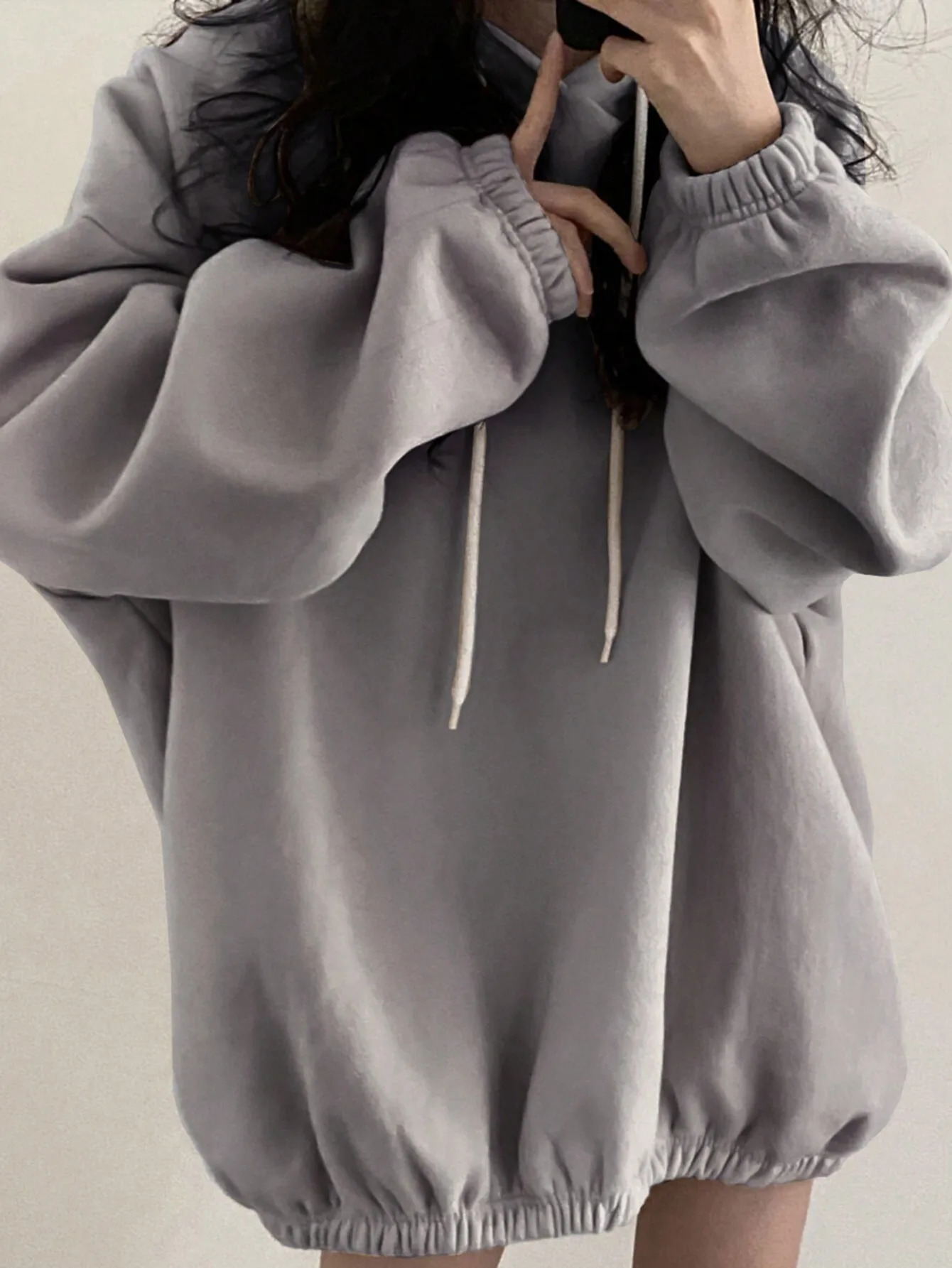 Свободная толстовка с заниженной линией плеч и шнурком, женская толстовка с рукавом три четверти, повседневная осенняя одежда
Свободная толстовка с заниженной линией плеч и шнурком, женская толстовка с рукавом три четверти, повседневная осенняя одежда