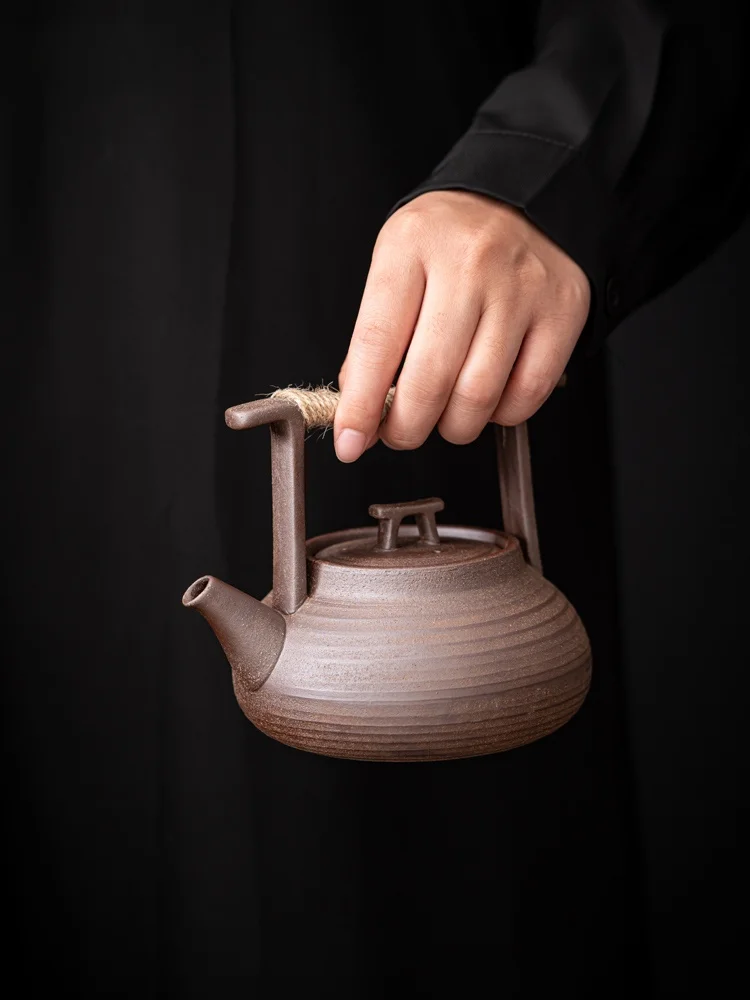Six-Day Original Mine Raku Tea Pot Set Ceramic Carrier Handle Tea Heater Single Pot Gongfu Tea Ceremony Brewing Device
Six-Day Original Mine Raku Tea Pot Set Ceramic Carrier Handle Tea Heater Single Pot Gongfu Tea Ceremony Brewing Device