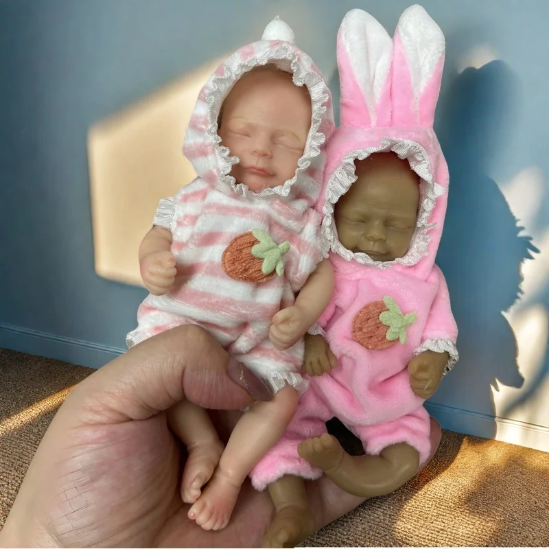 15CM Painted Full Body Solid Silicone Reborn Mini Palm Bebe Dolls Handmade Cute Girl Reborn Silicone Dolls реборн мальчик
15CM Painted Full Body Solid Silicone Reborn Mini Palm Bebe Dolls Handmade Cute Girl Reborn Silicone Dolls реборн мальчик