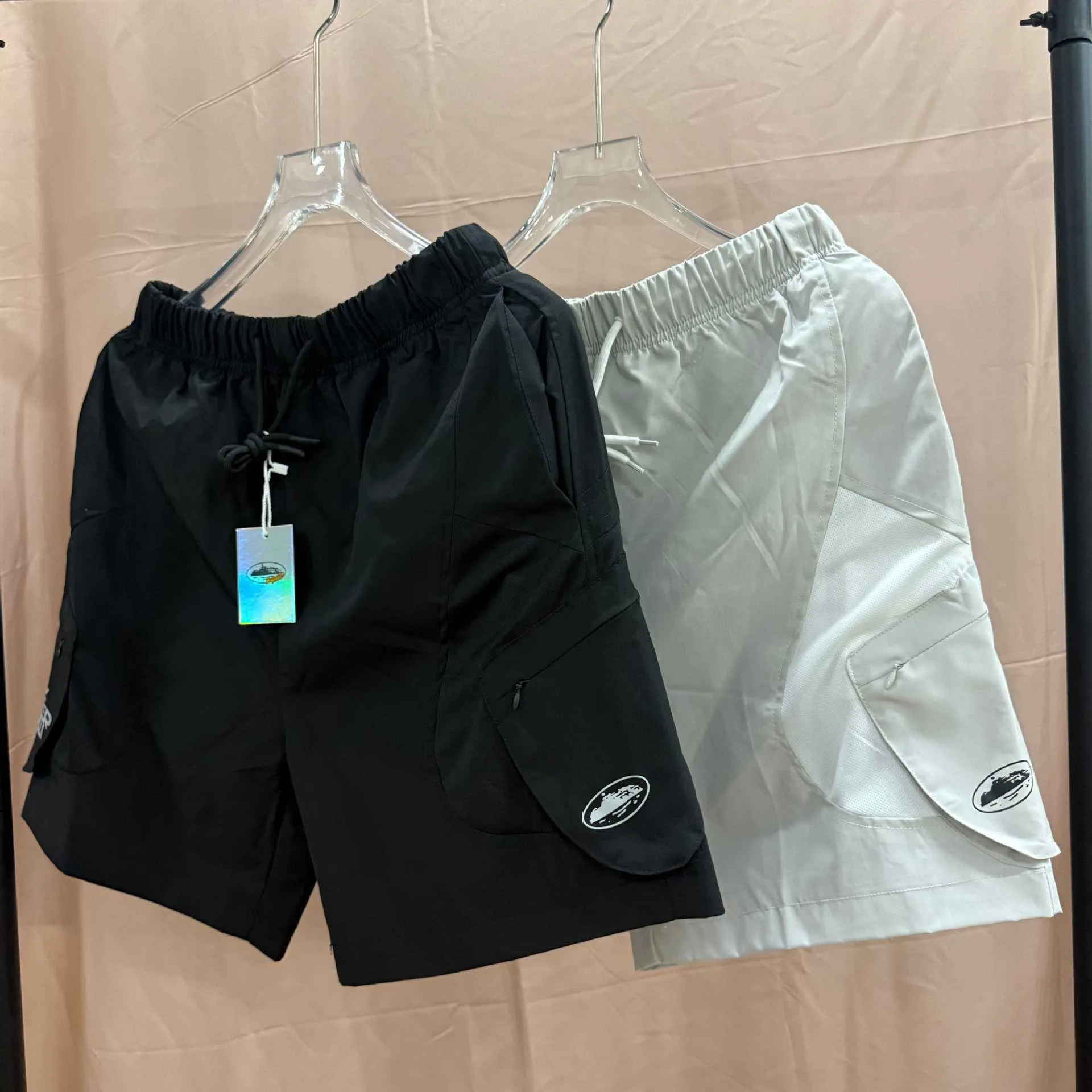 Metallic Nylon Lightweight Workwear Shorts with Drawstring Large Pockets Quick Dry Utility Shorts for Fitness And Summer
Metallic Nylon Lightweight Workwear Shorts with Drawstring Large Pockets Quick Dry Utility Shorts for Fitness And Summer
