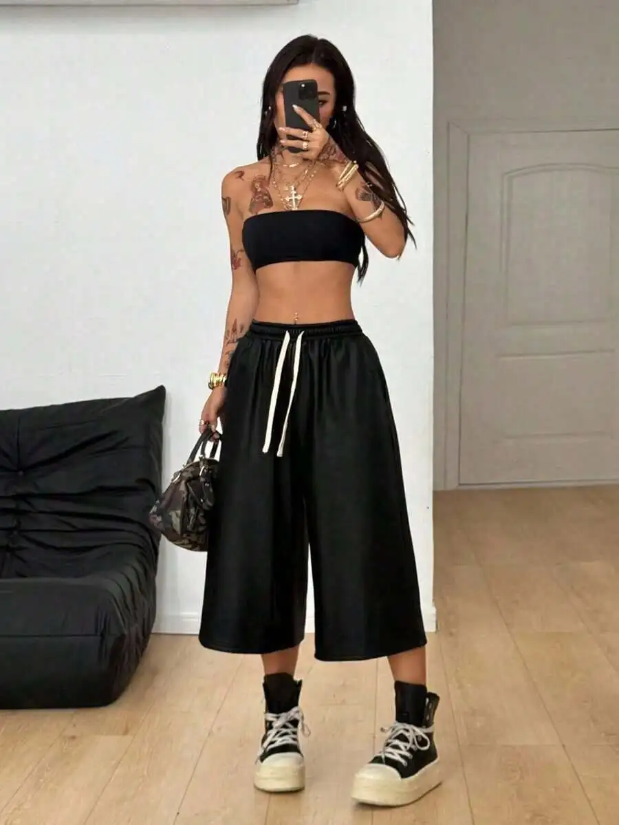 Women Loose Fit Drawstring Waist Track Shorts Casual Bermuda Shorts 100% Polyester
Women Loose Fit Drawstring Waist Track Shorts Casual Bermuda Shorts 100% Polyester