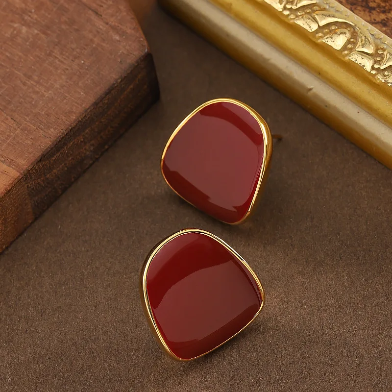 Exquisite and fashionable drop-glaze geometric stud earrings, light luxury, niche, high-end and versatile silver needle earrings
Exquisite and fashionable drop-glaze geometric stud earrings, light luxury, niche, high-end and versatile silver needle earrings