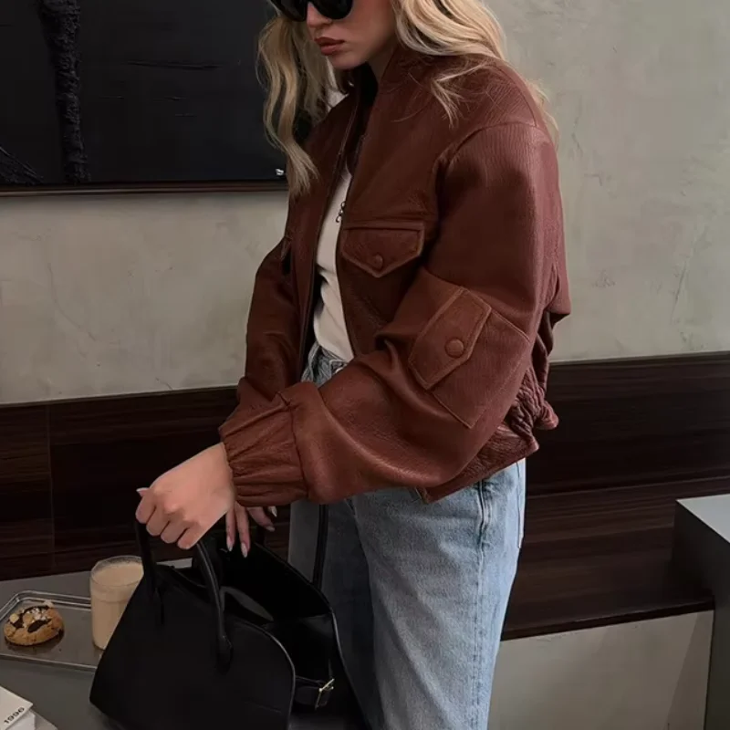 Винтажные женские короткие кожаные куртки, свободные пальто с воротником-стойкой и карманами на молнии, осень 202, женская повседневная уличная верхняя одежда для поездок на работу
Винтажные женские короткие кожаные куртки, свободные пальто с воротником-стойкой и карманами на молнии, осень 202, женская повседневная уличная верхняя одежда для поездок на работу