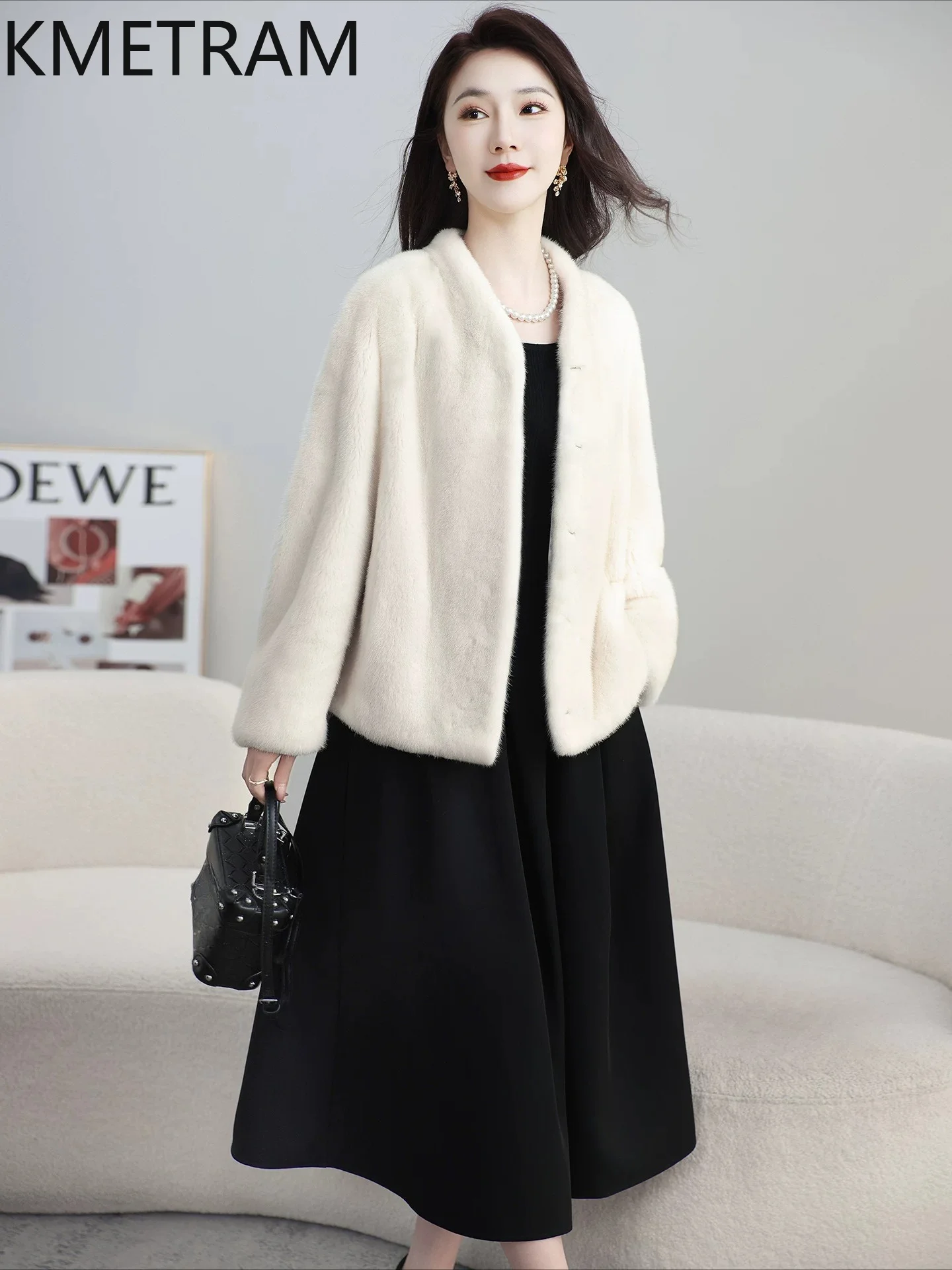 KMETRAM Natural Velvet Whole Mink Fur Coats Women Short Loose Fur Jacket 63cm Winter Real Fur Coat Woman Clothing 2026 casaco
KMETRAM Natural Velvet Whole Mink Fur Coats Women Short Loose Fur Jacket 63cm Winter Real Fur Coat Woman Clothing 2026 casaco