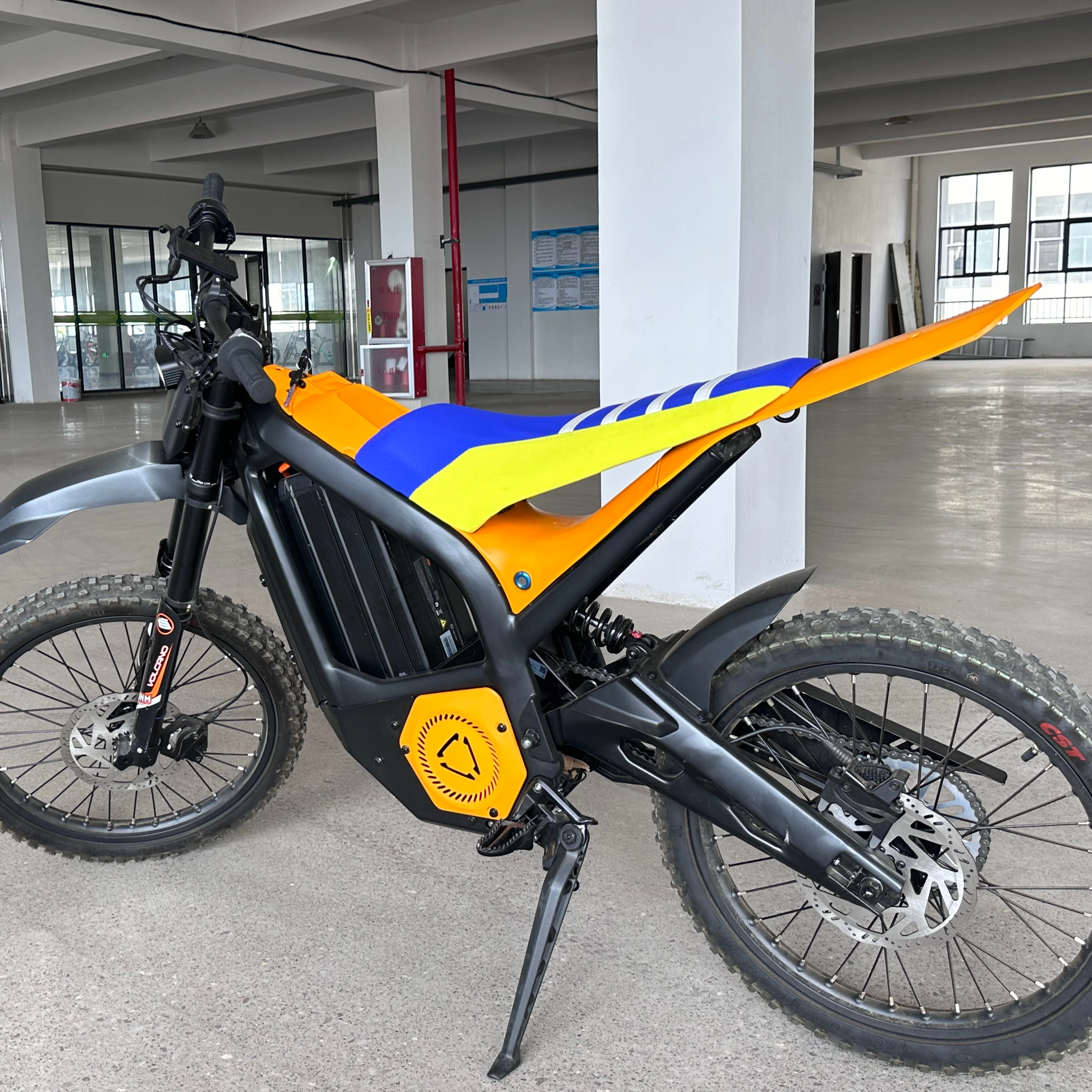 STLF 96V HighEnd Electric Motorcycle with 120km Range Superior Power and Efficiency for Long-Distance Rides
STLF 96V HighEnd Electric Motorcycle with 120km Range Superior Power and Efficiency for Long-Distance Rides