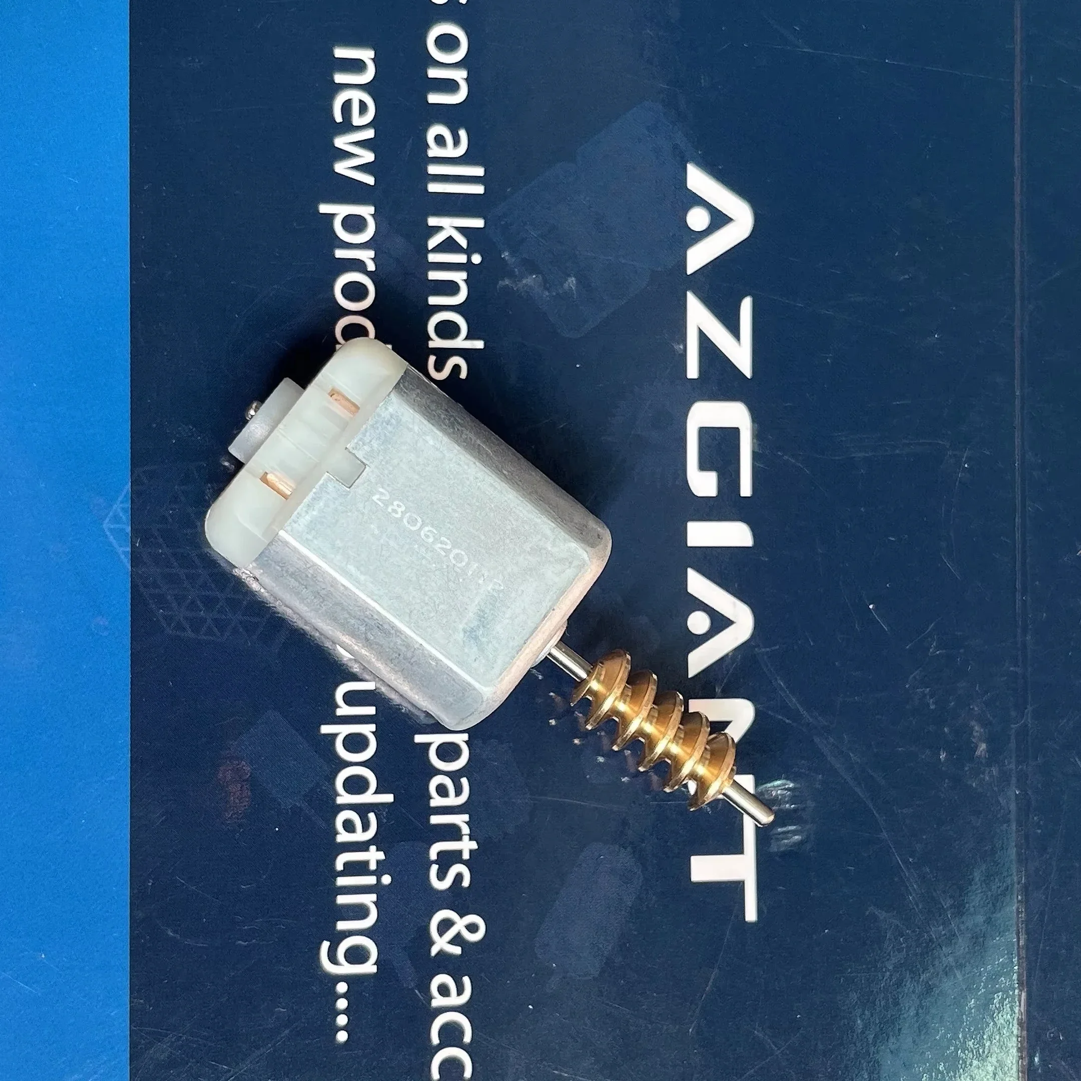 For 2007-2014 Mercedes Benz C-Class W204 Lid Brand New Engine 12V, A2047500060 Power Tailgate Boot Trunk Lock Motor Actuator
For 2007-2014 Mercedes Benz C-Class W204 Lid Brand New Engine 12V, A2047500060 Power Tailgate Boot Trunk Lock Motor Actuator